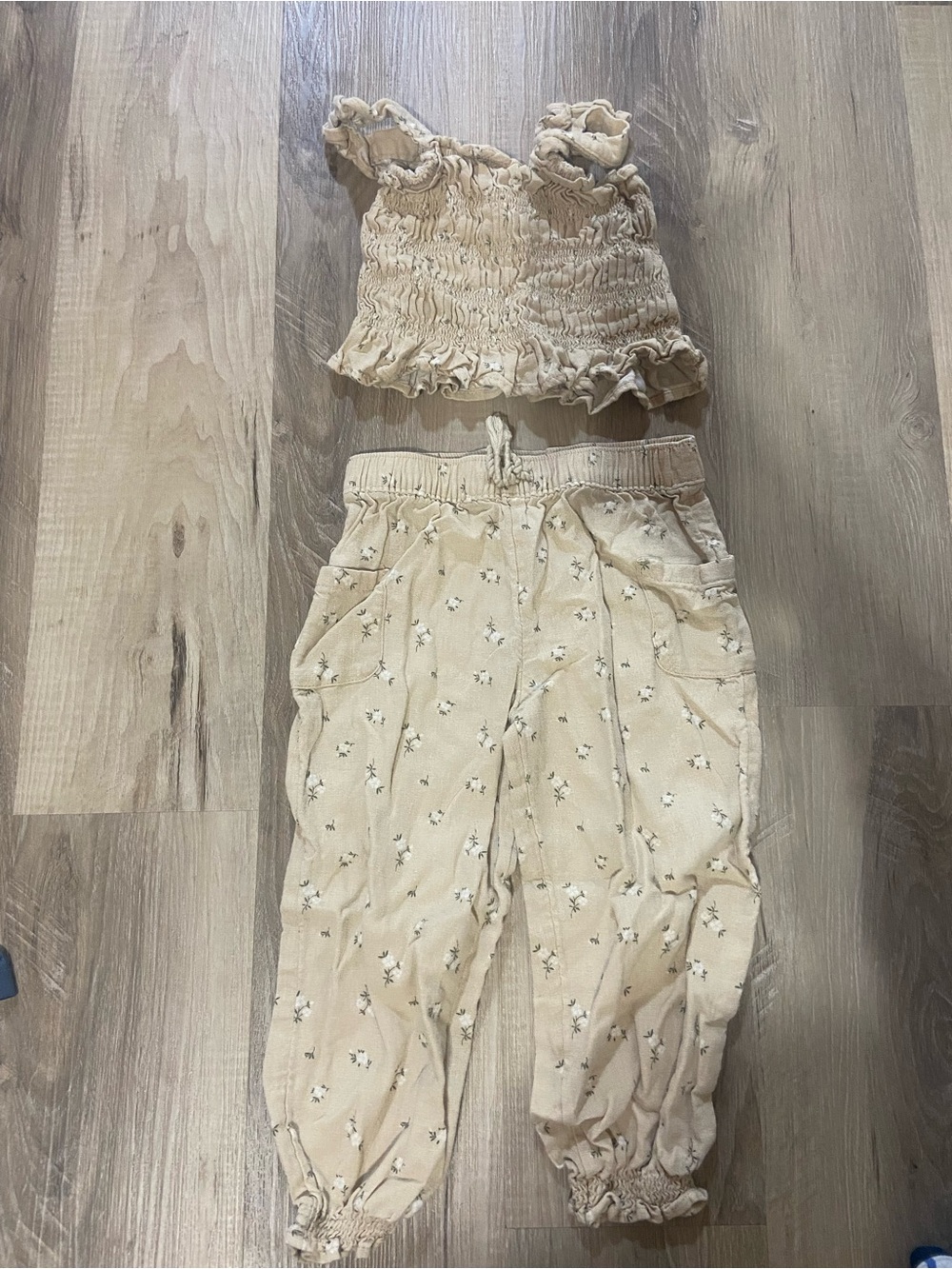 Old Navy Girls Beige Floral Smocked Crop Top & Jogger Set